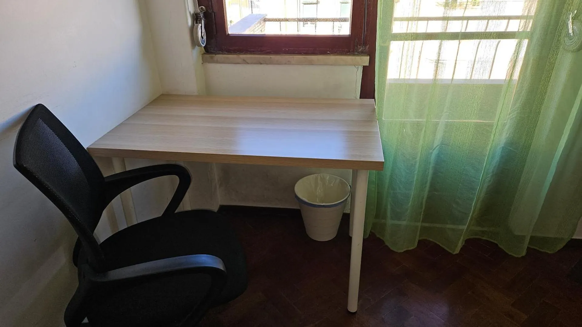 Alloggio in famiglia Single Or Double Room With Balcony Close To Alameda Metro! Lisbona