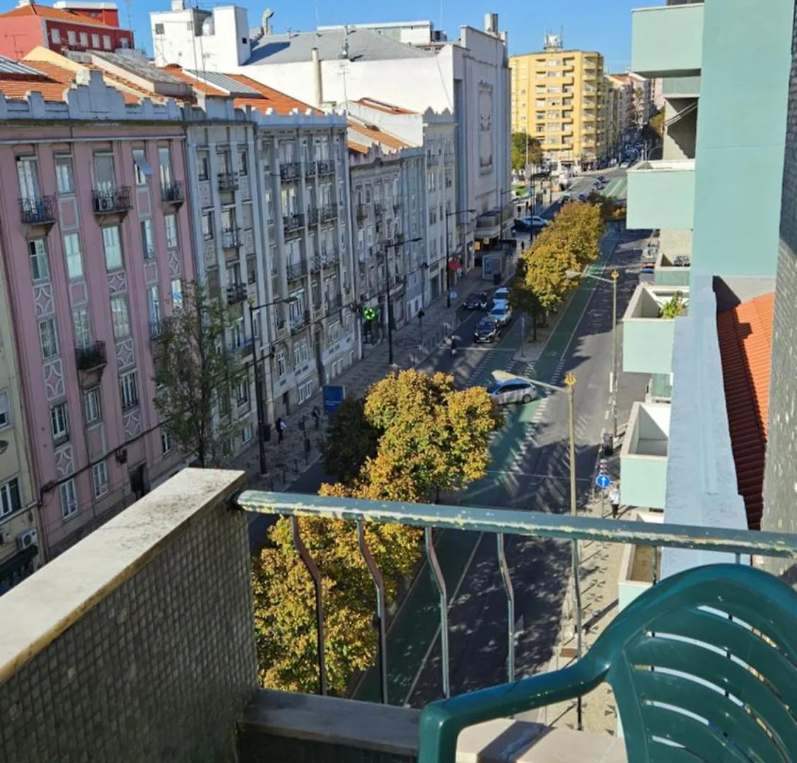 Single Or Double Room With Balcony Close To Alameda Metro! Lisbona Alloggio in famiglia